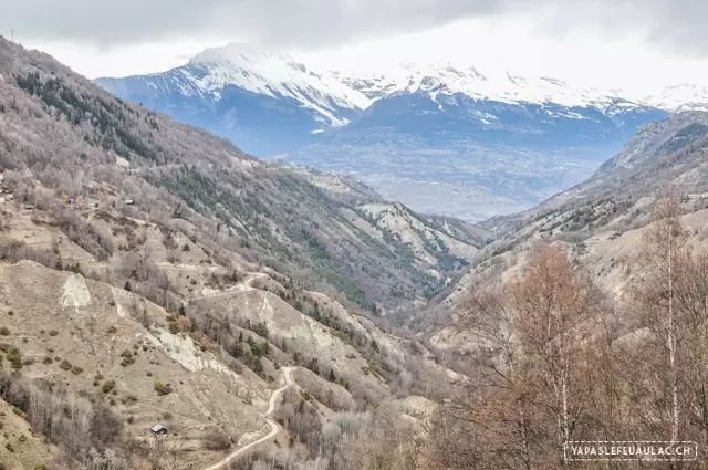 Découvrir la Suisse: voyage en Valais, au Val d'Hérens au-dessus de Sion