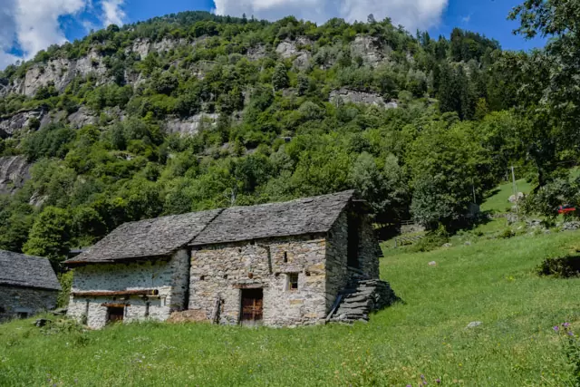 Sonogno, village du Val Verzasca au Tessin (Suisse)