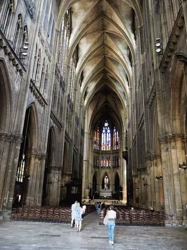 Intérieur de la Cathédrale Saint Etienne 