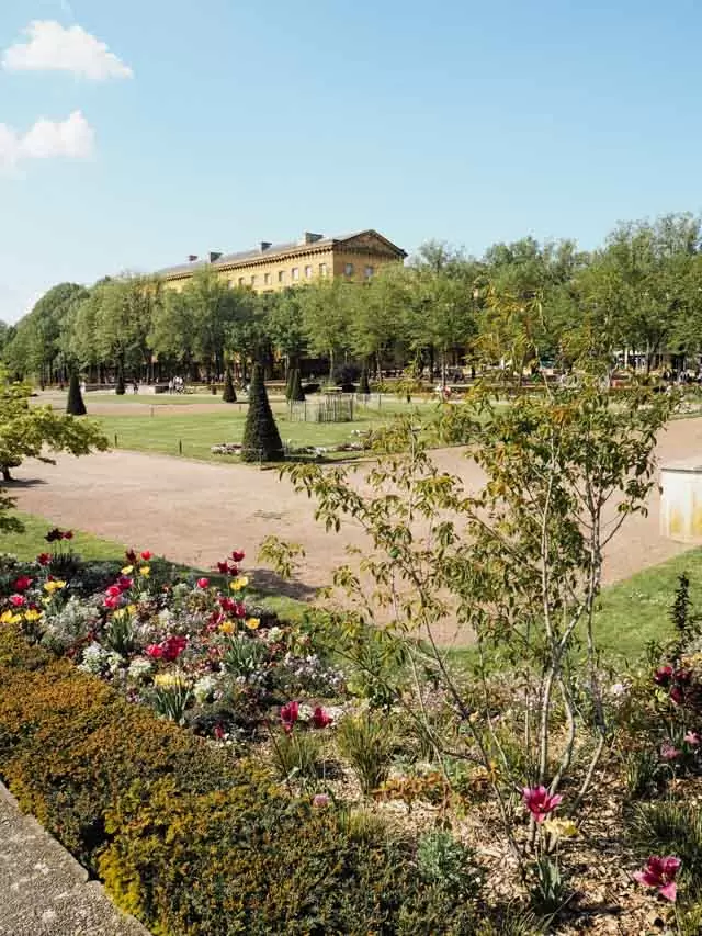 esplanades près de la Moselle